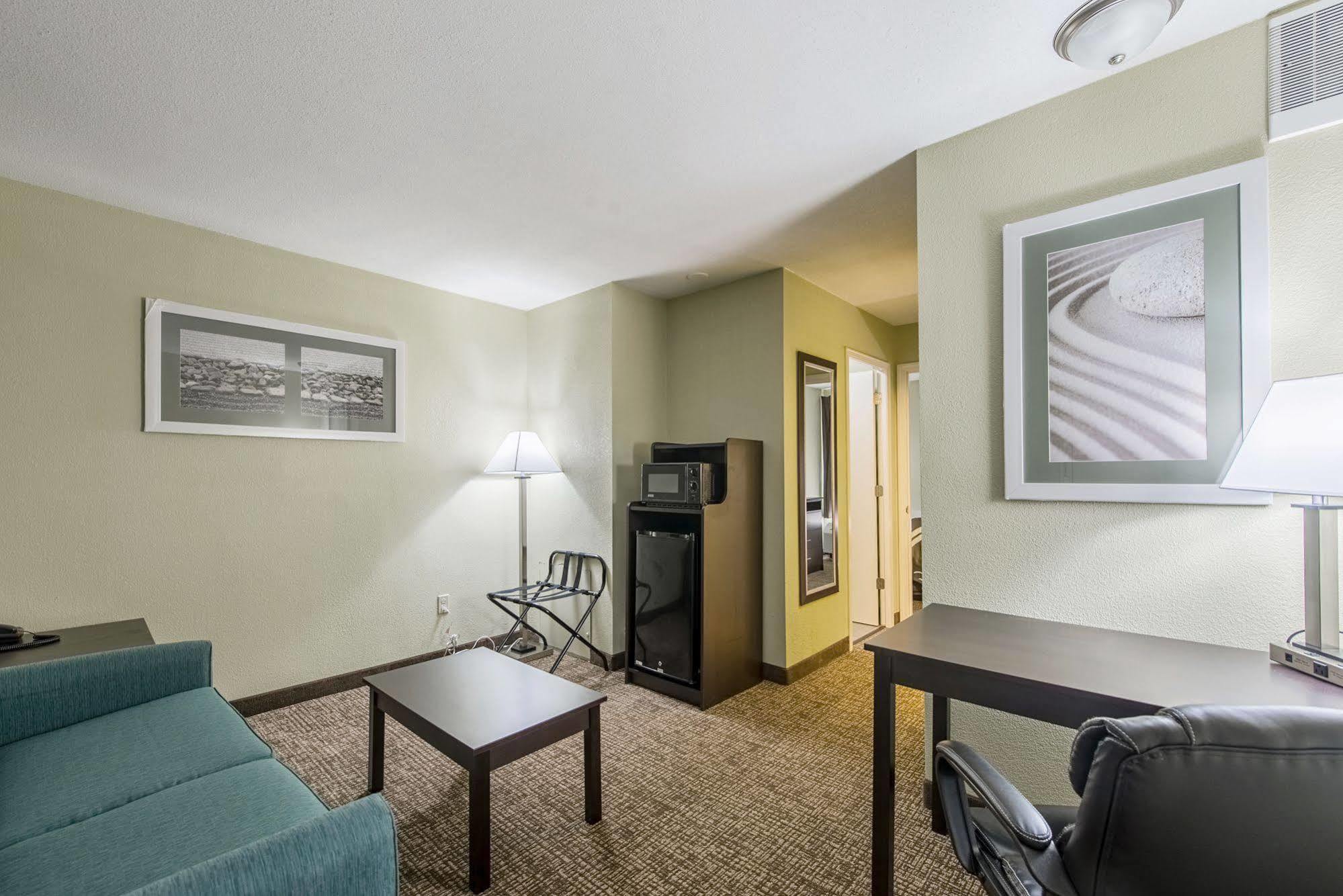 Cardinal Inn & Suites Muncie Bagian luar foto